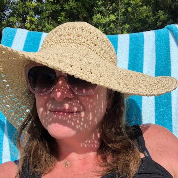 Meet your Posher, Karen - Picture 1 of 1